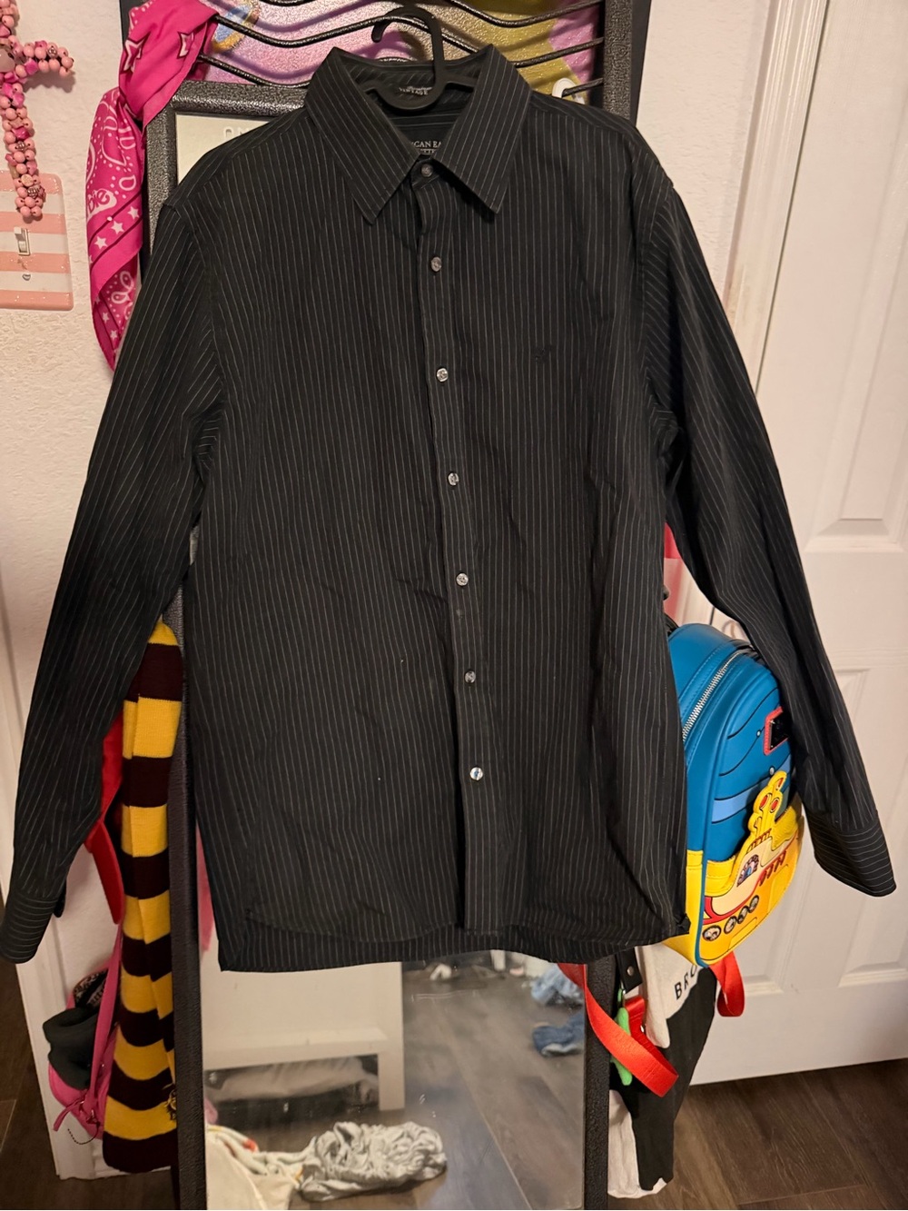Men's American Eagle black Pinstripe Button-Up Shirt size Large great condition
